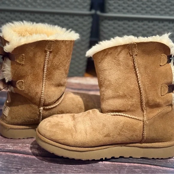 UGG Bailey Bow Boot - Picture 5 of 9